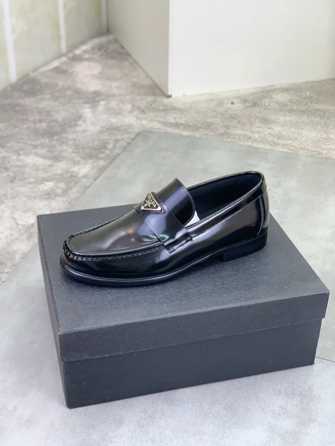 Men's men's shoes P560 new style 💰 💎💎💎 water-dyed cow lining original order quality PRADA —🆘.Prada original order purchasing, high-end business leather shoes, fabric: imported from Italy calfskin ➕ water-dyed cow lining / cowhide lining ➕ special original outsole, fine workmanship, real thing ^_^ Photographed 🎬size: 38-45